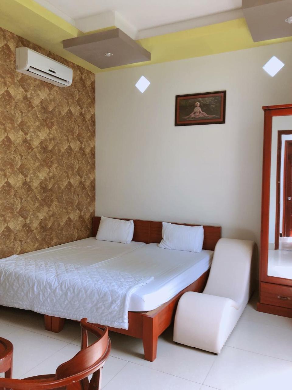 Ngoc Kha Tu 1 Hotel Long Xuyen Exterior photo